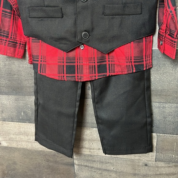 New Handsome Red Plaid 4 Piece Boys Dress Cloths - Picture 3 of 5
